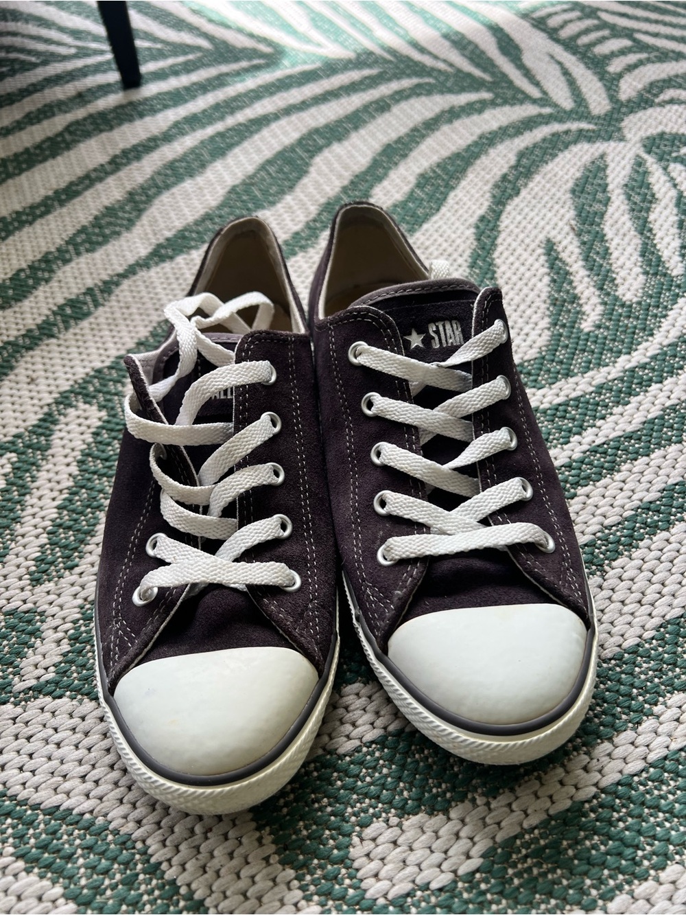 Grayish/Purple Dainty Converse